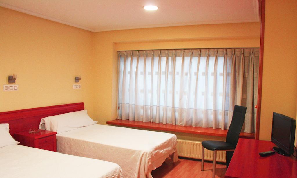 Hostal Alvarez Oviedo Room photo