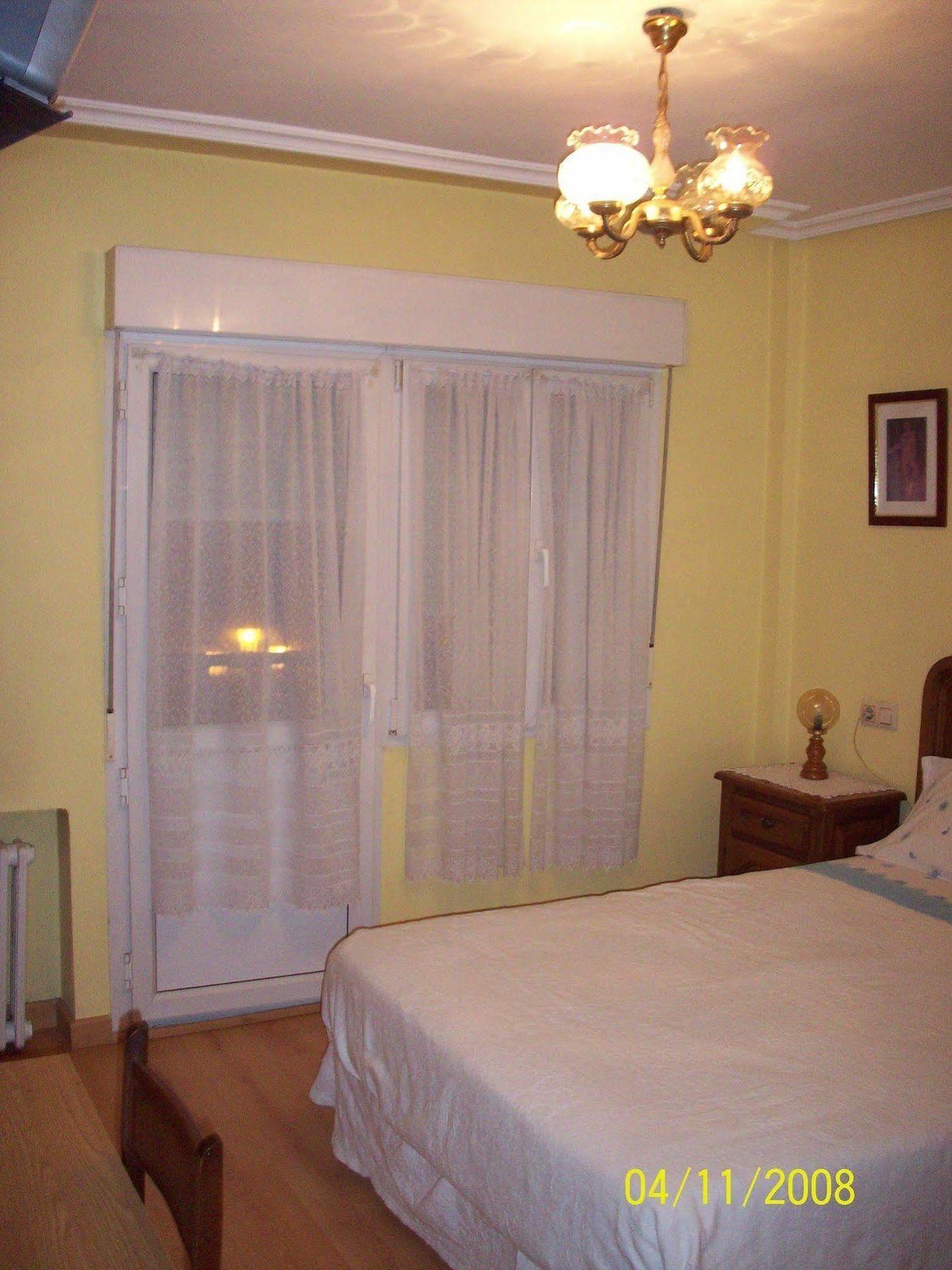 Hostal Alvarez Oviedo Exterior photo