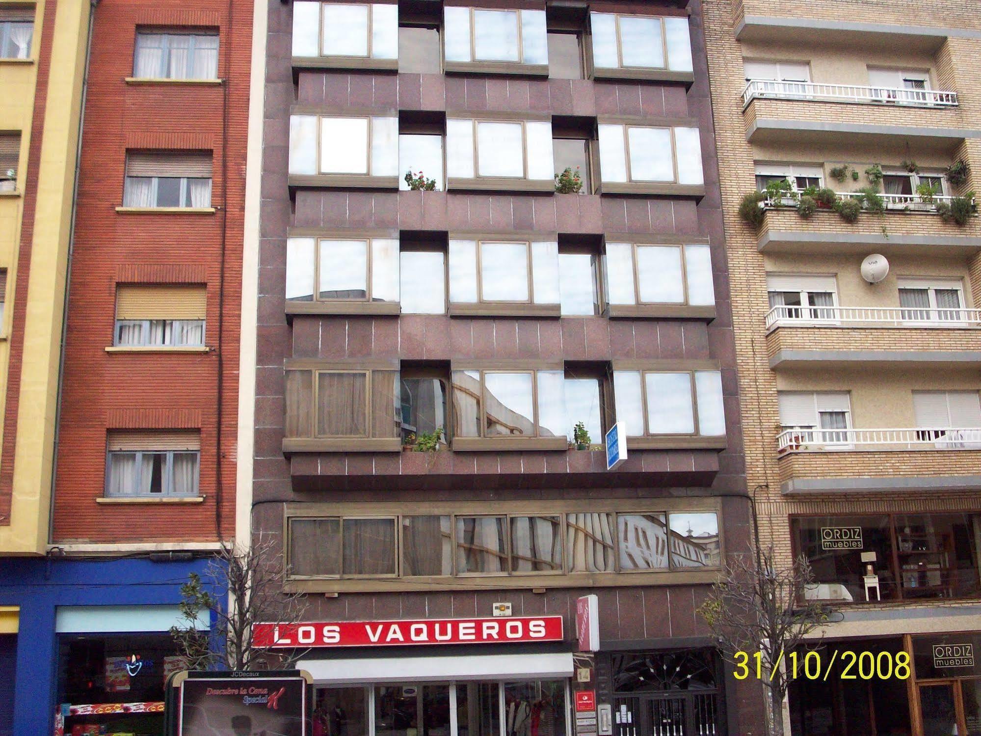 Hostal Alvarez Oviedo Exterior photo