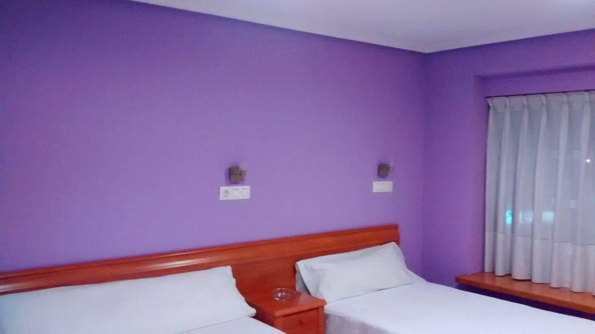 Hostal Alvarez Oviedo Exterior photo